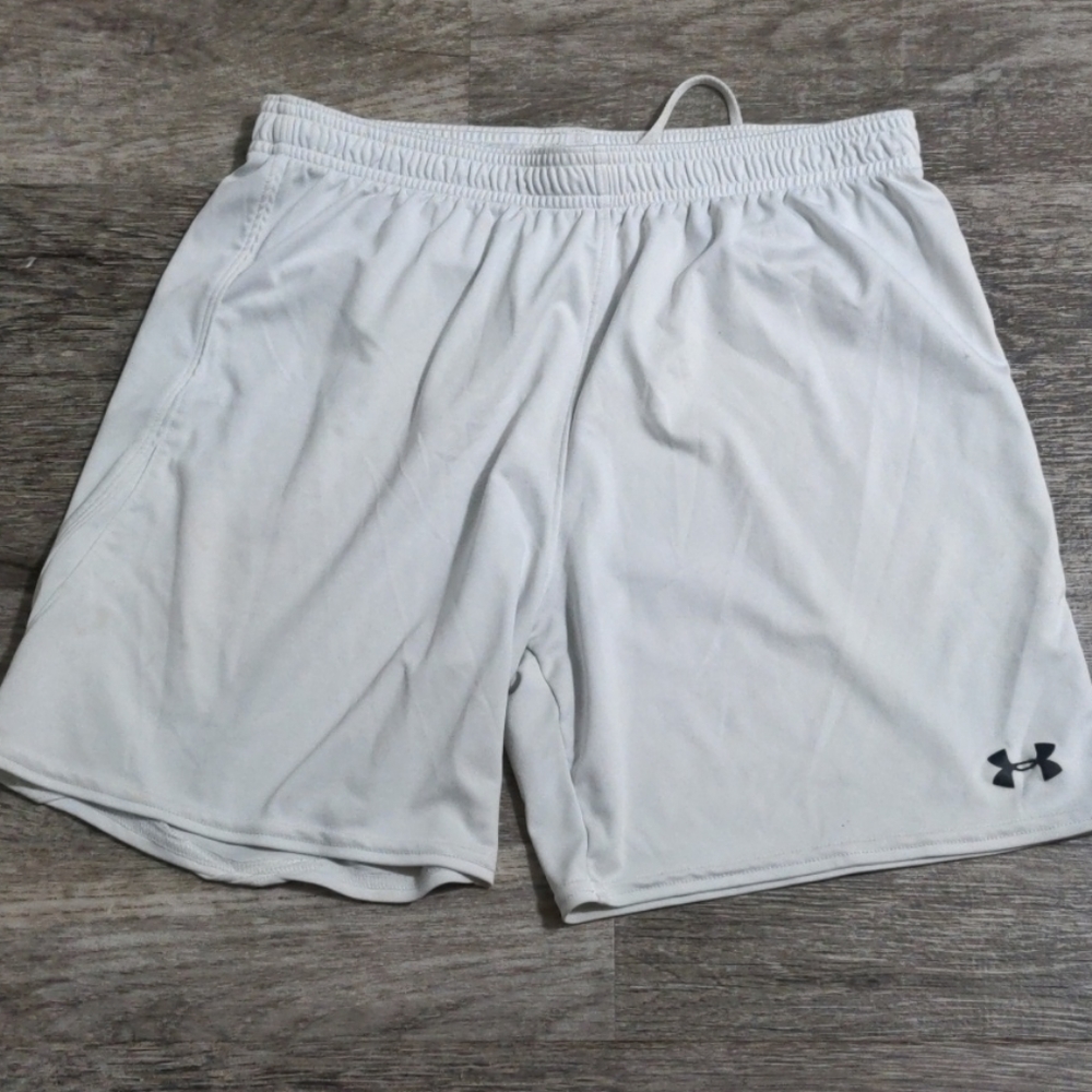 White under armour shorts